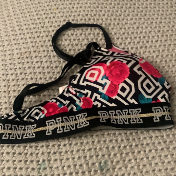 VS PINK Wear Everywhere t-shirt bra size 32B - Picture 6 of 6